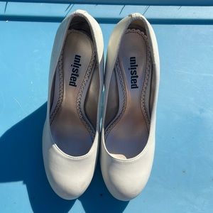 Unlisted cream heels